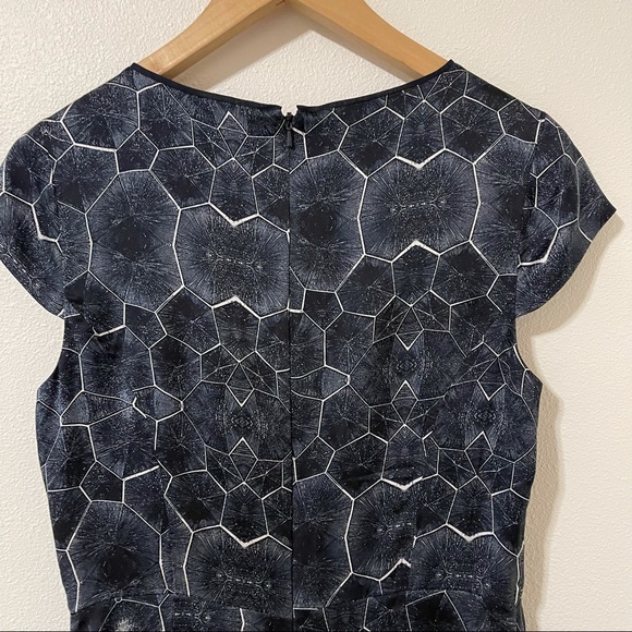 Reiss Baker Silk Tortoise Print Cap Sleeve Fit and Flare Dress Blue White-6 - Picture 7 of 10